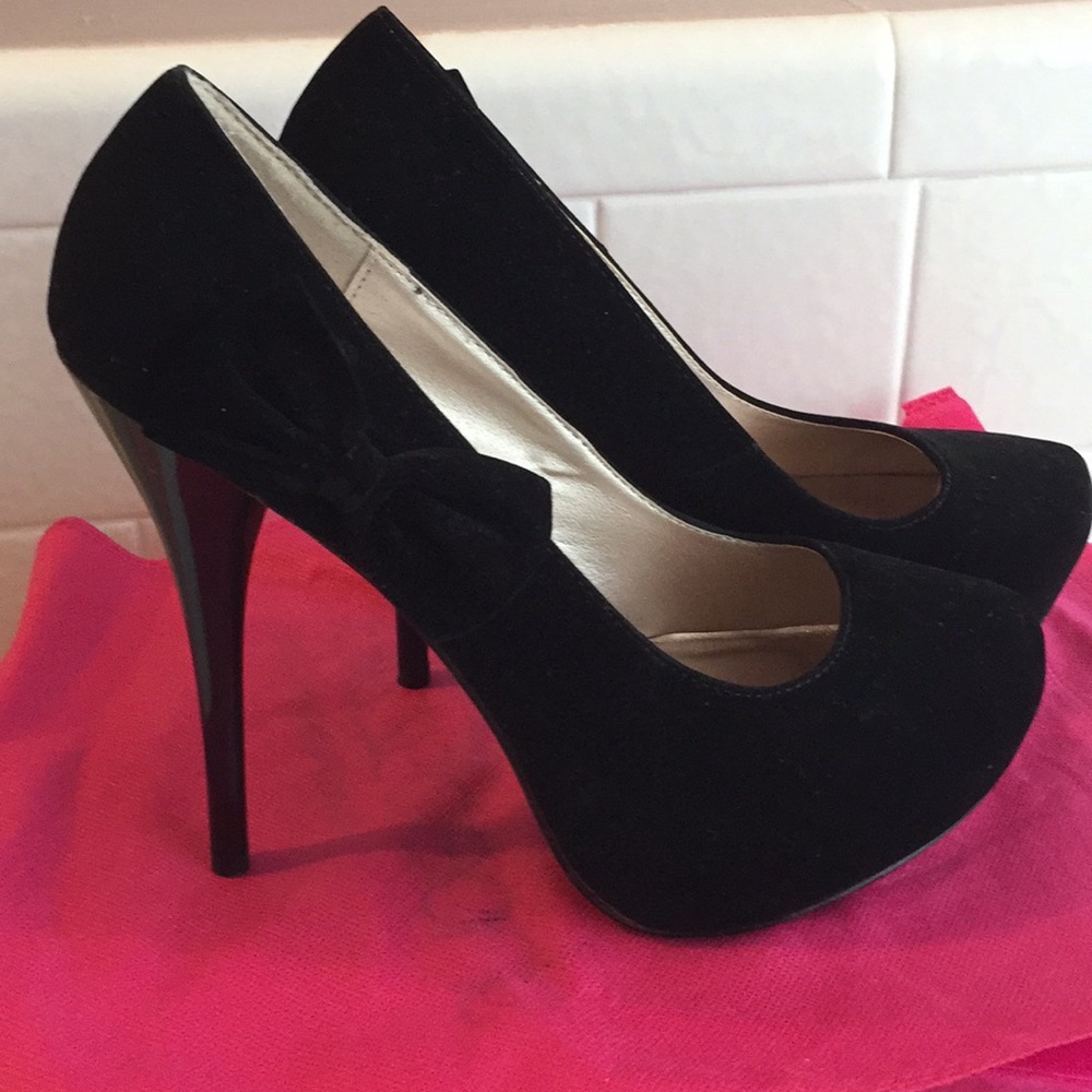 Black Steve Madden heels